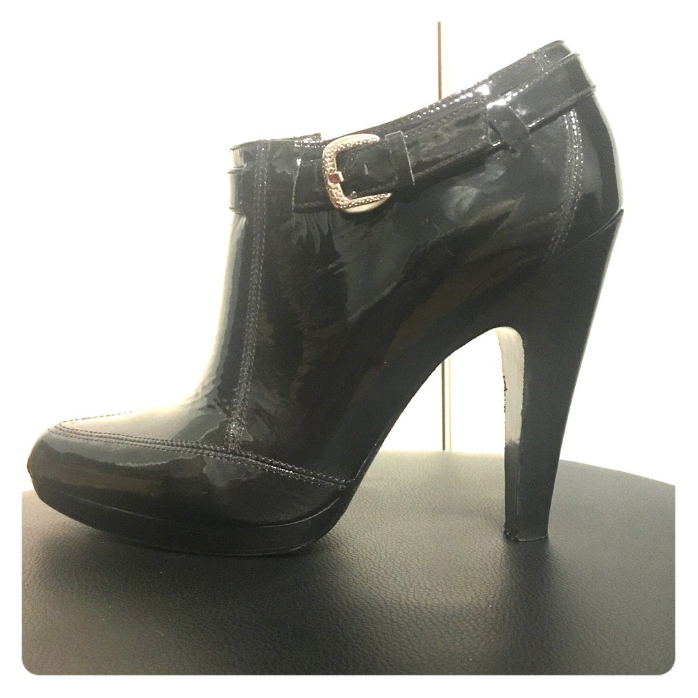 Black Patent Leather High-Heeled Booties